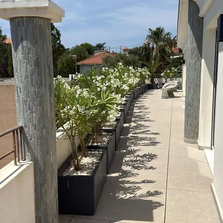 Penthouse De Luxe A Terrasse 200m2 Garage Port & Apartment
