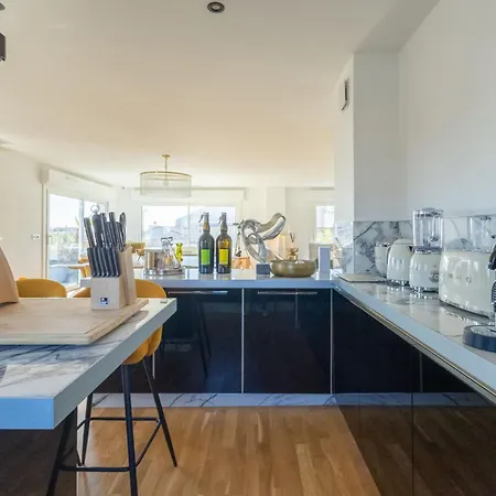 Apartment Penthouse De Luxe A Terrasse 200m2 Garage Port &