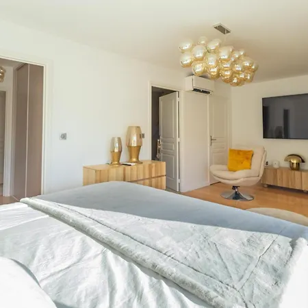 Apartment Penthouse De Luxe A Terrasse 200m2 Garage Port & Bandol