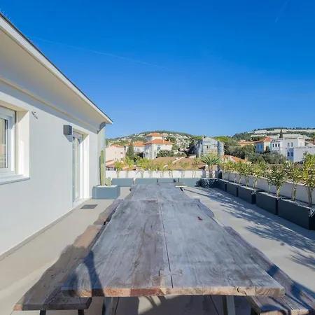 Penthouse De Luxe A Terrasse 200m2 Garage Port & Apartment Bandol